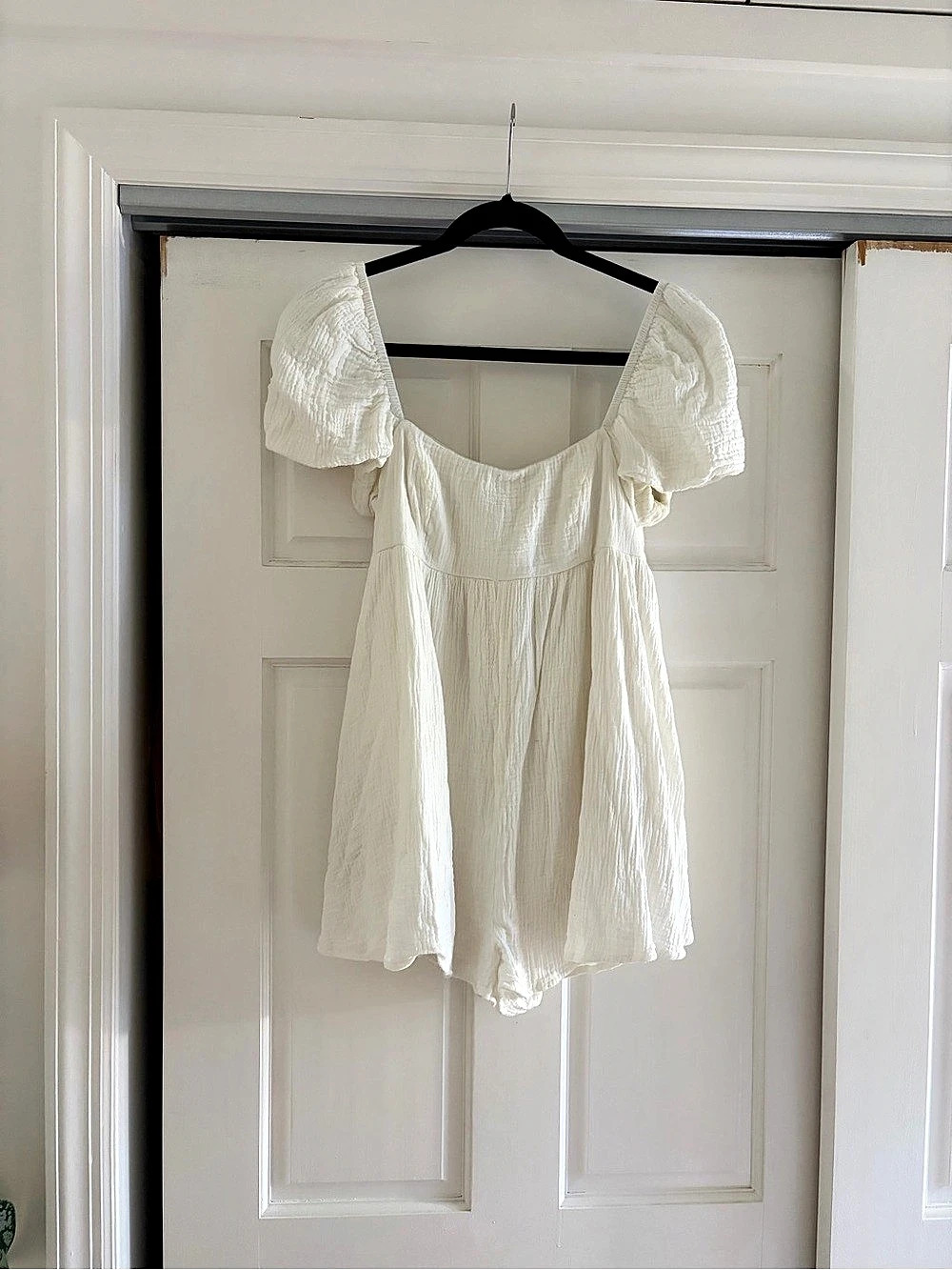 White Puff Sleeve Romper Like New